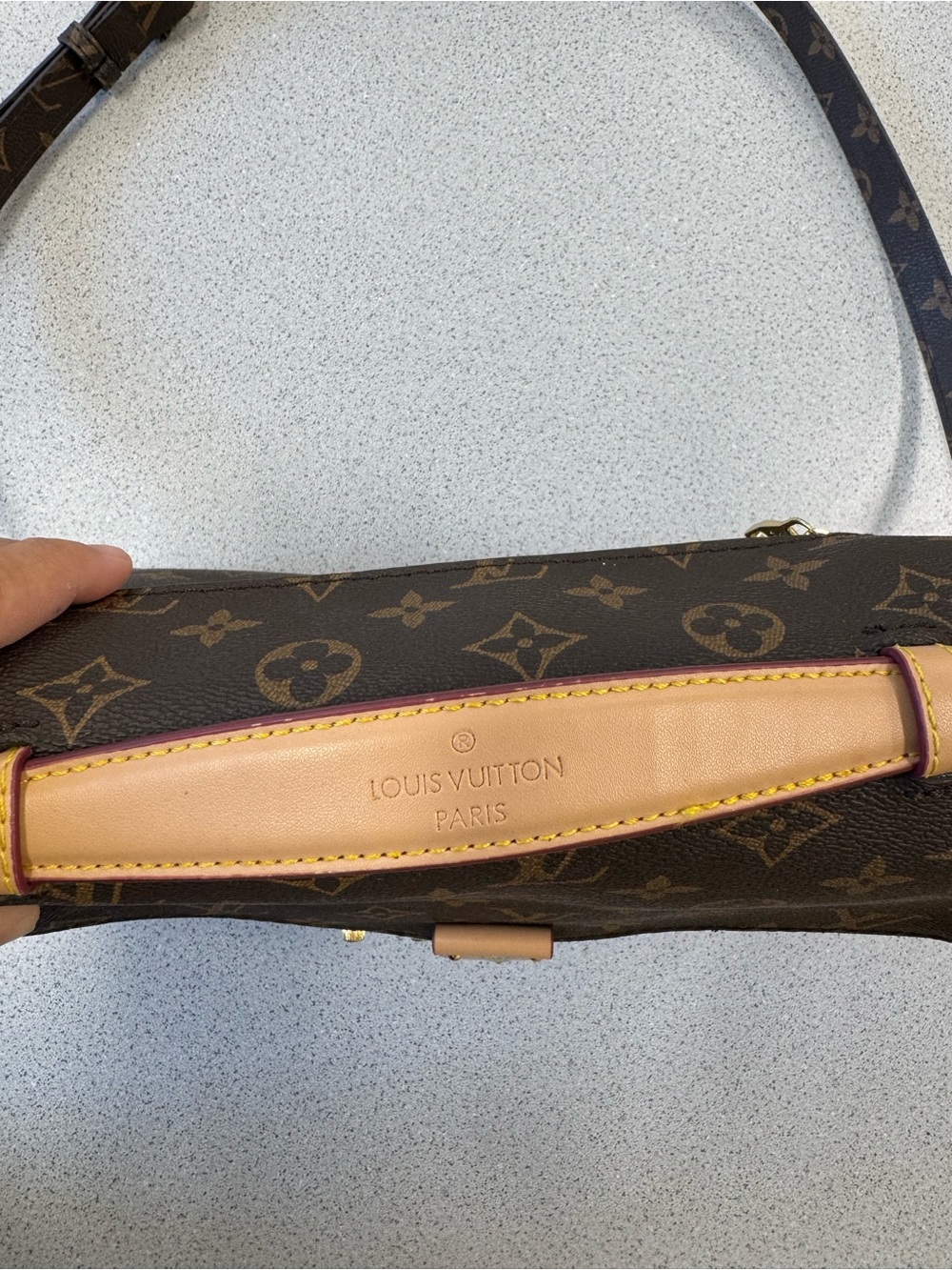 Purse - Picture 5 of 11